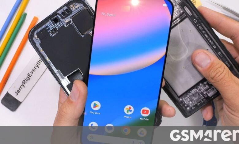 Pixel 10 Pro XL battery: Easy user replacement.