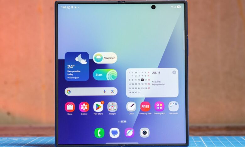 Foldable Future: Galaxy Z Fold8 Display & Battery Secrets Revealed!