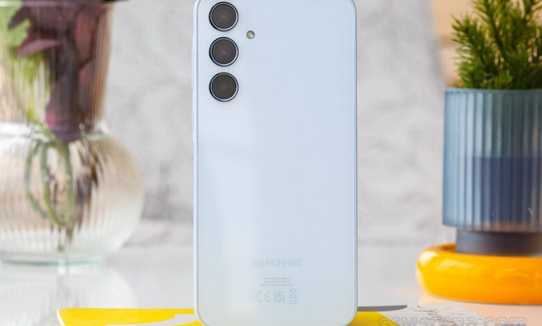 Galaxy Wide 8 & A35 Get One UI 8 Stable Update Now!