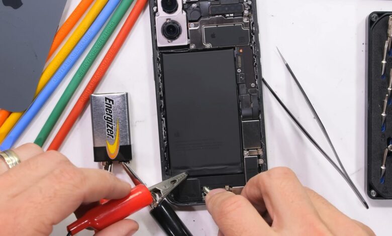 iPhone 17 Teardown: Expensive Parts, Same Build, Familiar Disassembly.