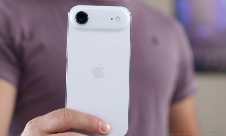 iPhone Air Flop: Chinese Makers Abandon Slim Smartphone Dreams.